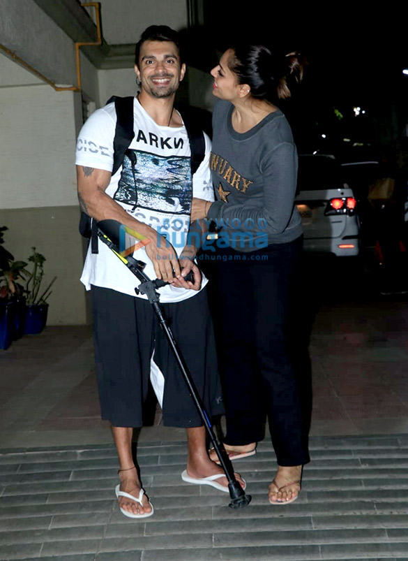 karan singh grover and bipasha basu snapped at their residence on her birthday 3