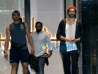 Kartik Aaryan snapped at the gym in Juhu