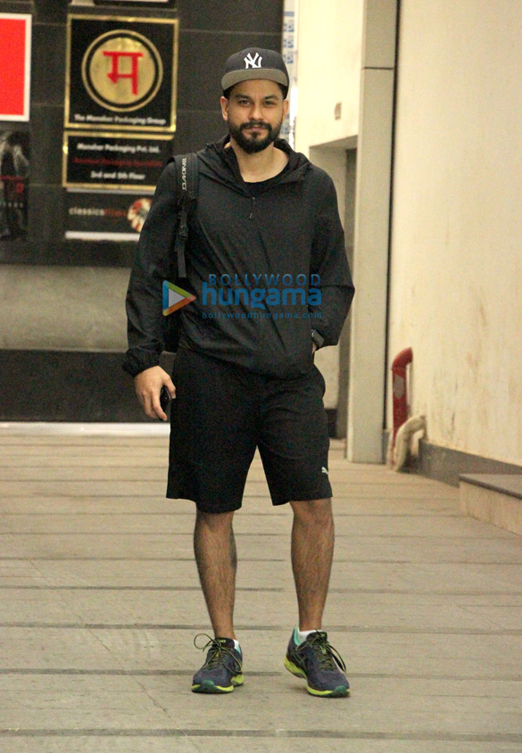 kunal khemu snapped at the gym 2