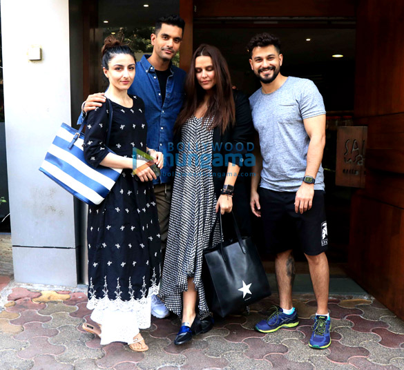 neha dhupia angad bedi soha ali khan and kunal khemu spotted at salt water cafe in bandra 3
