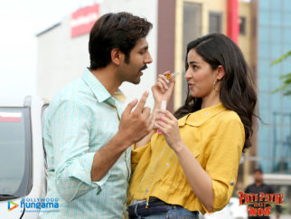 Movie Wallpapers Of The Movie Pati Patni Aur Woh