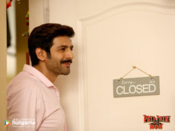 Movie Wallpapers Of The Movie Pati Patni Aur Woh