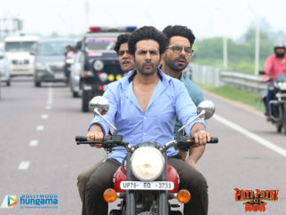 Movie Wallpapers Of The Movie Pati Patni Aur Woh