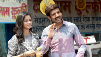 Movie Wallpapers Of The Movie Pati Patni Aur Woh