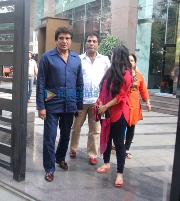raj babbar snapped with family at yauatcha in bkc 2