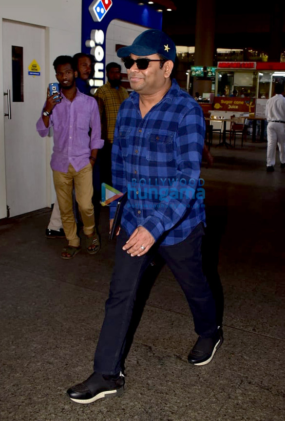 rani mukerji a r rahman and maniesh paul snapped at the airport 5