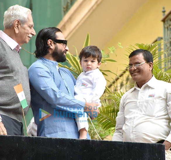 saif ali khan kareena kapoor and taimur spotted for flag hoisting on republic day 2019 1