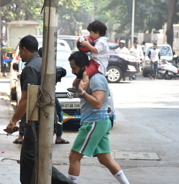 saif ali khan and taimur ali khan snapped in bandra 2 4
