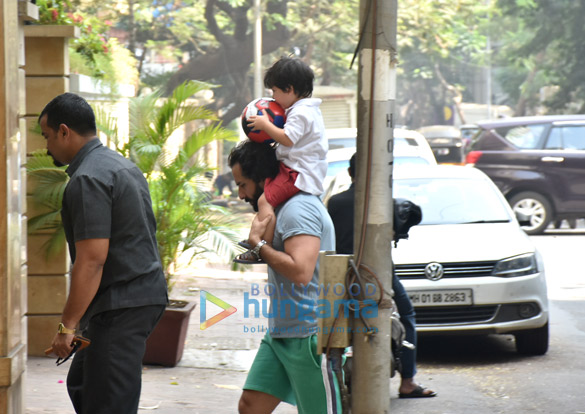 saif ali khan and taimur ali khan snapped in bandra 3 4