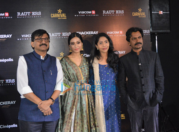 sanjay raut nawazuddin siddiqui and amrita rao snapped at press conference in lucknow for thackeray promotions 3