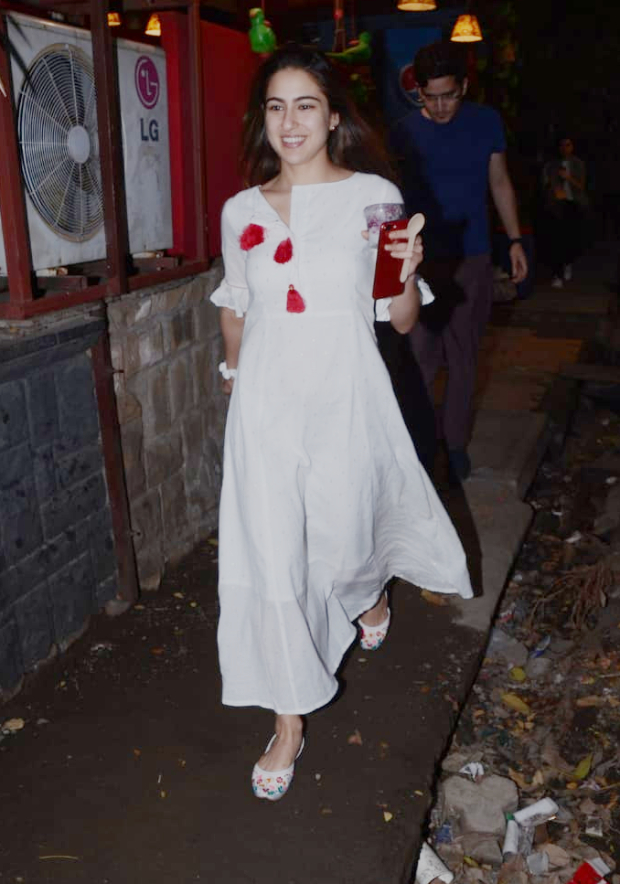 Sara Ali Khan in Spring Diaries Store (1)