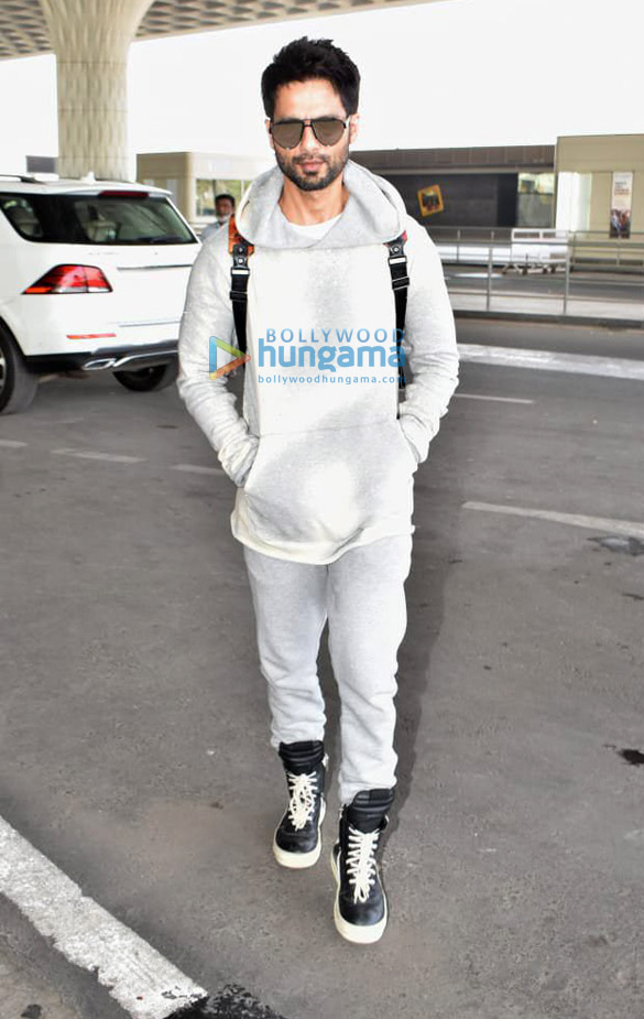 shahid kapoor kiara advani and others snapped at the airport 3