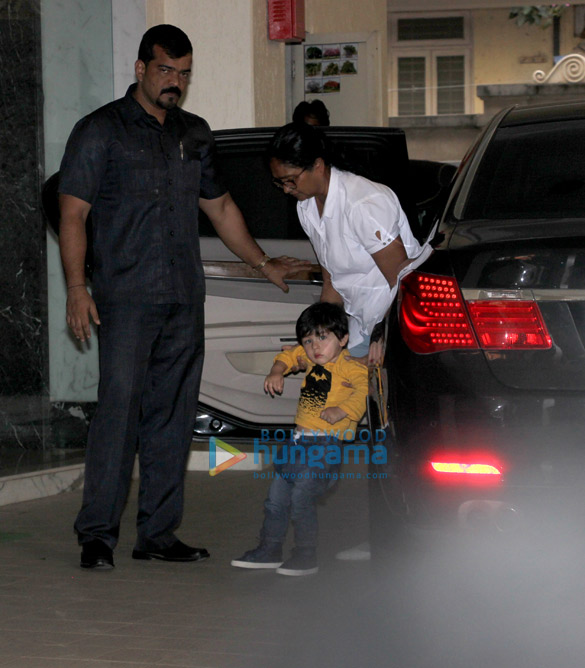 taimur ali khan snapped in bandra 1 15
