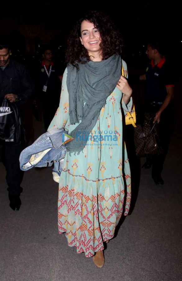 urvashi rautela and kangana ranaut snapped at the airport 6