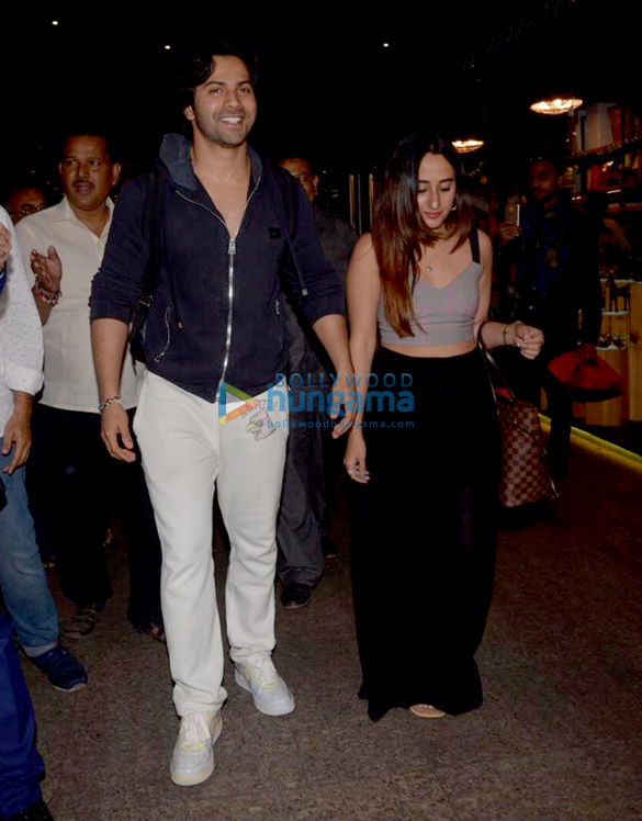 varun dhawan anupam kher and others snapped at the airport 2