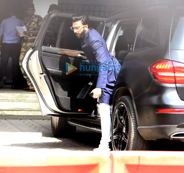 varun dhawan ranbir kapoor rajkummar rao karan johar and others snapped at the airport 6