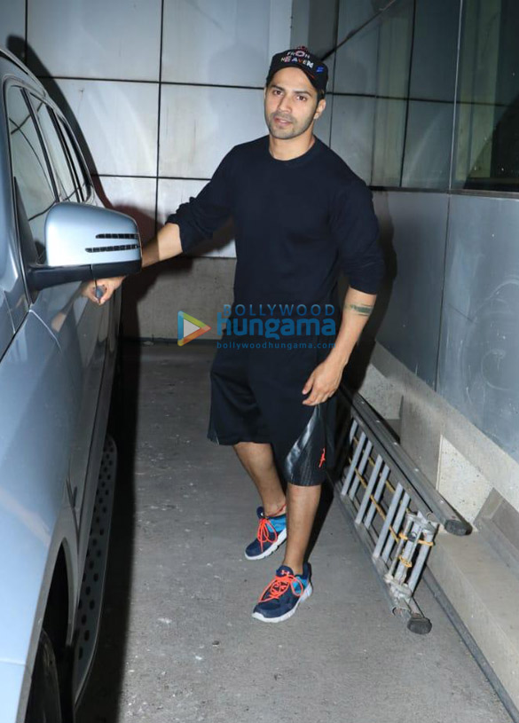 varun dhawan and remo dsouza spotted at a dance class in andheri 1