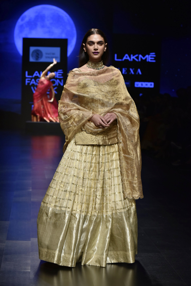 Aditi Rao Hydari for Sailesh Singhania at LFW 2019 Summer_Resort (2)