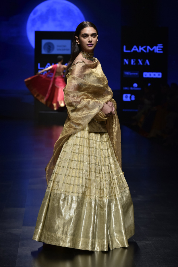 Aditi Rao Hydari for Sailesh Singhania at LFW 2019 Summer_Resort (3) (1)
