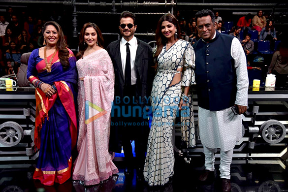 anil kapoor and madhuri dixit snapped promoting total dhamaal on sets of super dancer chapter 3 6