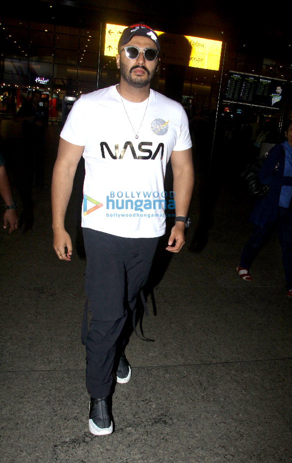Arjun Kapoor, Karisma Kapoor, Jaden Smith and others snapped at the airport Arjun Kapoor, Karisma Kapoor, Jaden Smith and others snapped at the airport