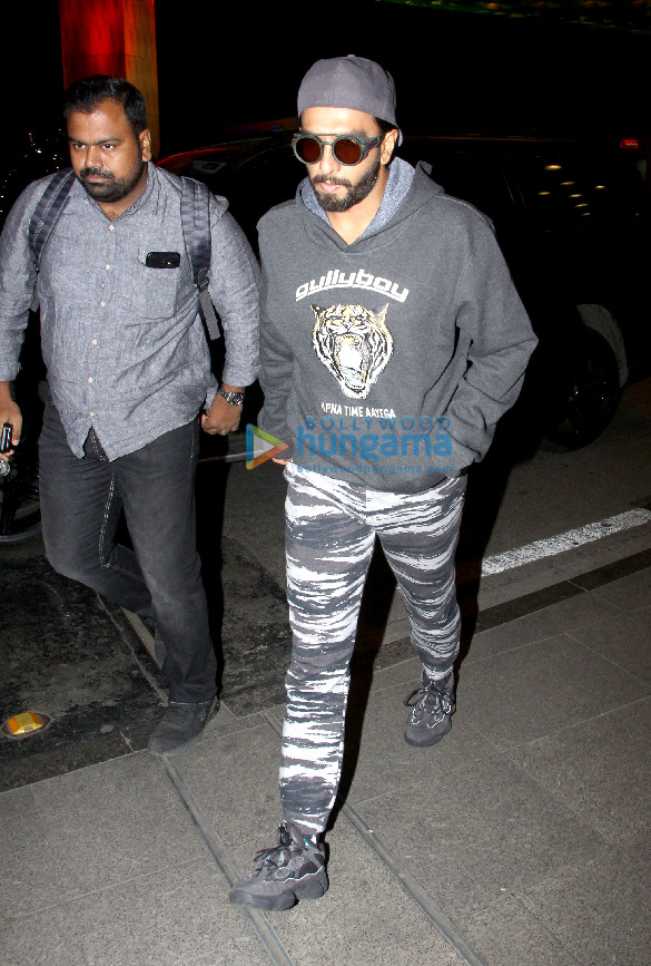 arjun kapoor karisma kapoor jaden smith and others snapped at the airport 4