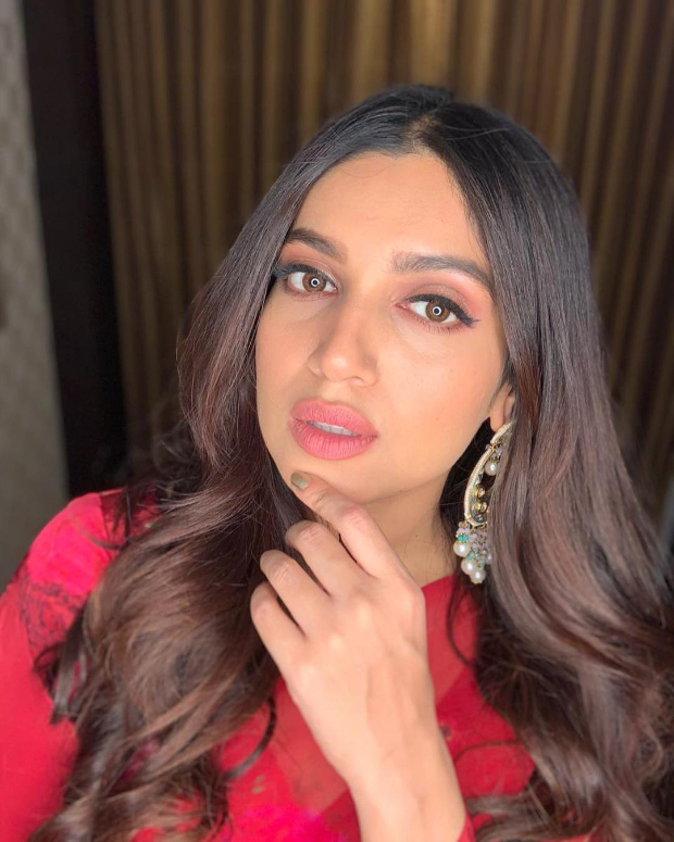 Bhumi Pednekar in Arpita Mehta concept ruffle saree for Sonchiriya promotions (2)