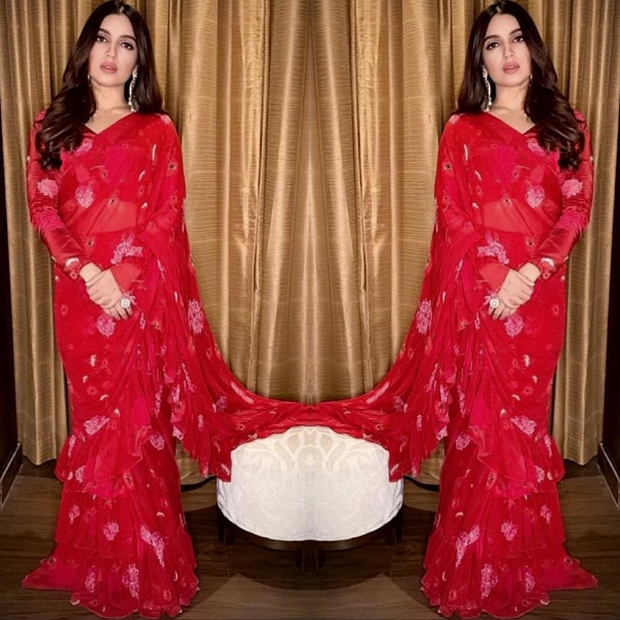 Bhumi Pednekar in Arpita Mehta concept ruffle saree for Sonchiriya promotions (6)