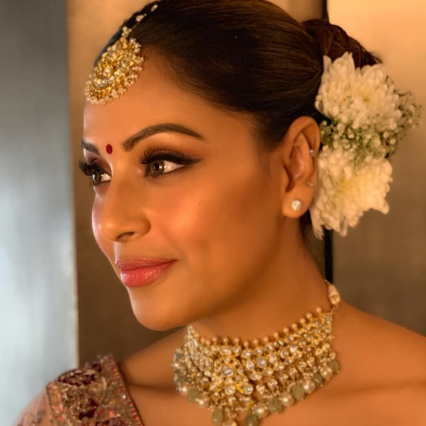 Bipasha Basu in Dolly J Studio for her sister Vijayeta Basu's wedding (2)