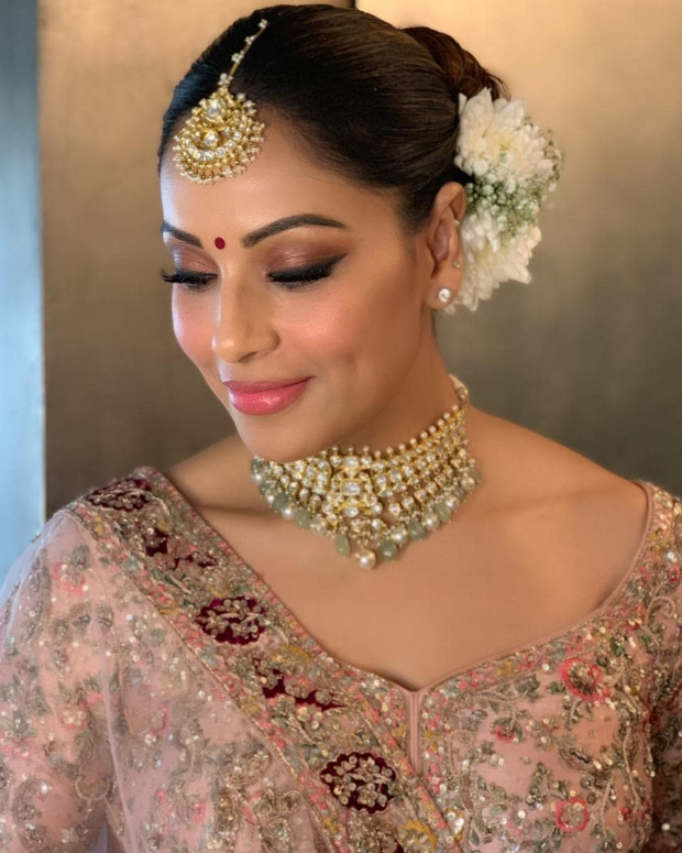 Bipasha Basu in Dolly J Studio for her sister Vijayeta Basu's wedding (4)