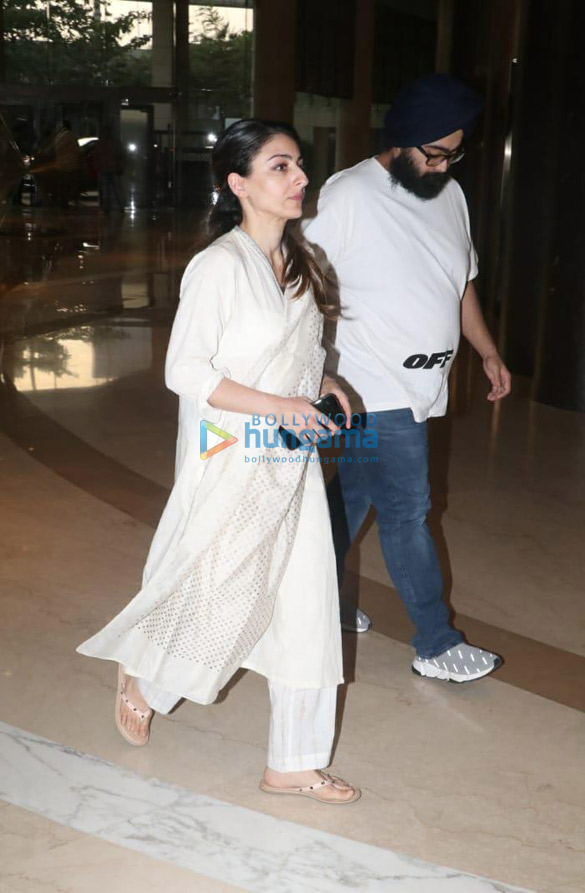 celebs attend ranjana phadnis prayer meet at jw marriott 11