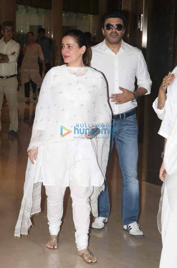 celebs attend ranjana phadnis prayer meet at jw marriott 14