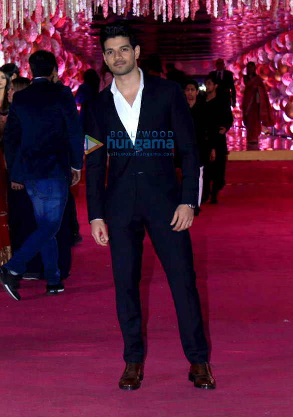 celebs grace azhar moranis wedding reception 4