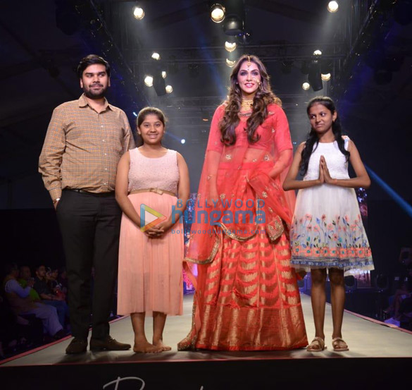divya khosla kumar snapped at pernia pop shops samant chauhan show 01