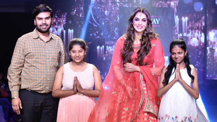 Eesha Koppikhar snapped at Pernia Pop Shop’s Samant Chauhan show