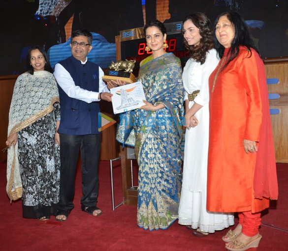 kangana ranaut and ankita lokhande snapped at bombay stock exchange in fort 5