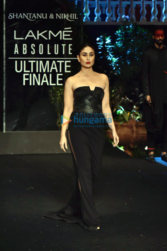 kareena kapoor khan walks the ramp at lakme fashion week summer resort 2019 day 5 2