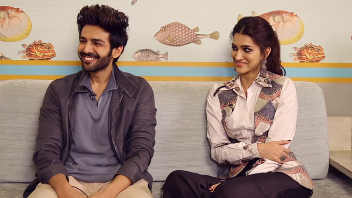 MUST WATCH: Kriti Sanon pulls Kartik Aaryan’s leg over SARA ALI KHAN | Luka Chuppi MUST WATCH: Kriti Sanon pulls Kartik Aaryan’s leg over SARA ALI KHAN | Luka Chuppi