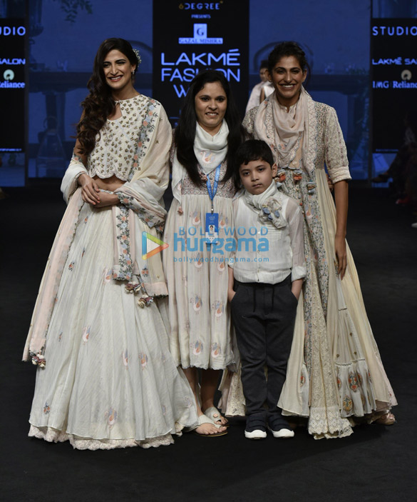 mouni roy divya khosla kumar and others walk the ramp at lakme fashion week summer resort 2019 day 3 3