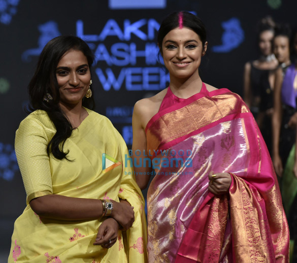 mouni roy divya khosla kumar and others walk the ramp at lakme fashion week summer resort 2019 day 3 9