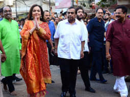 Nita Ambani and Mukesh Ambani snapped visiting Siddhivinayak temple