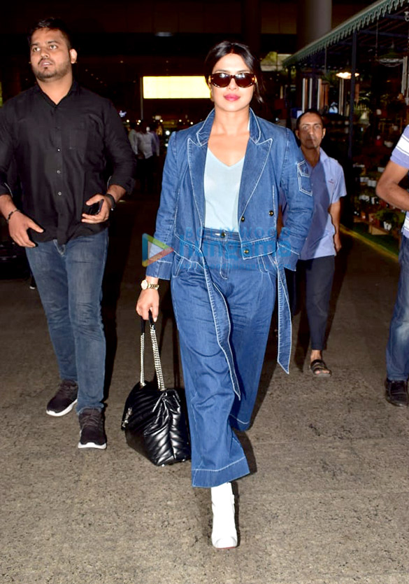 Priyanka Chopra, Kangana Ranaut, Ranveer Singh and others snapped at the airport Priyanka Chopra, Kangana Ranaut, Ranveer Singh and others snapped at the airport