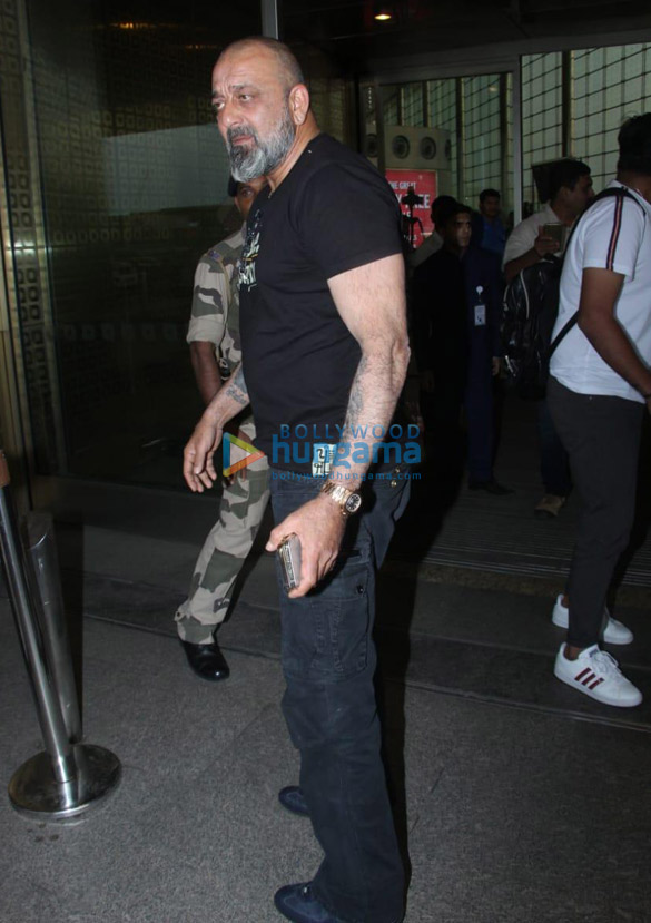 sanjay dutt disha patani and others snapped at the airport 8
