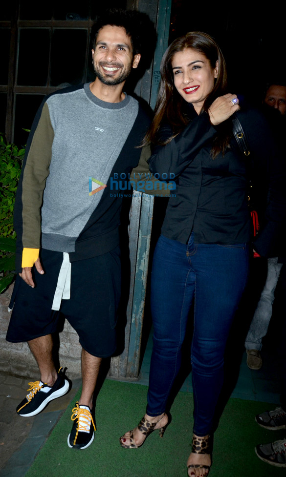 shahid kapoor mira rajput and others snapped at pali village cafe in bandra 2