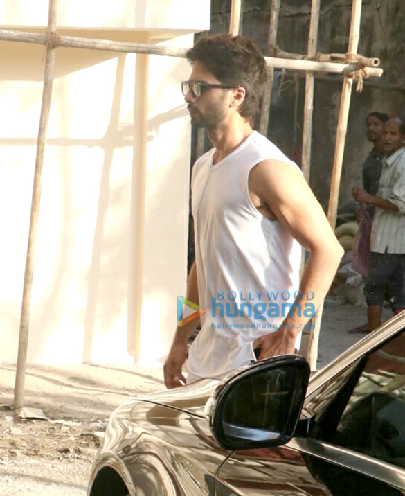 shahid kapoor snapped at the gym 4 5