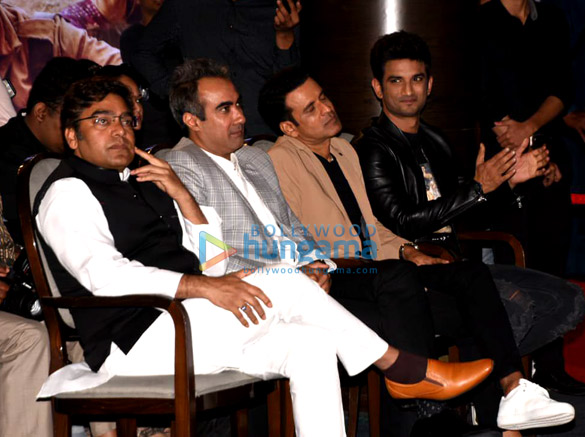 sushant singh rajput bhumi pednekar ronnie screwvala and manoj bajpayee attend the press meet of the film sonchiriya 1