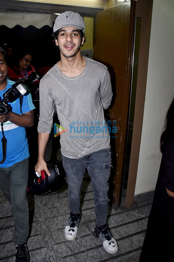sushant singh rajput sara ali khan and others grace the special screening of sonchiriya 4