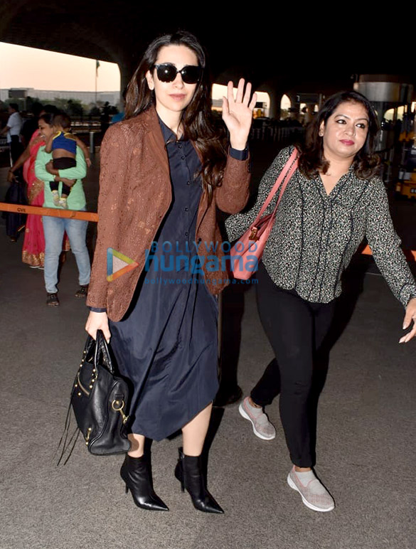 urvashi rautela saif ali khan manisha koirala and karisma kapoor snapped at the airport 4
