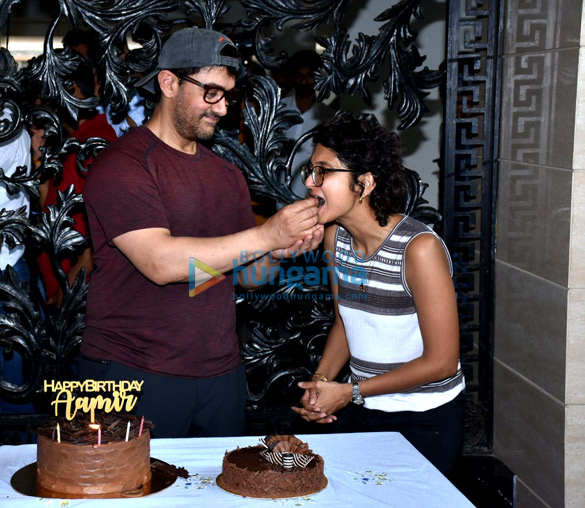 aamir khan celebrates his birthday with media 4