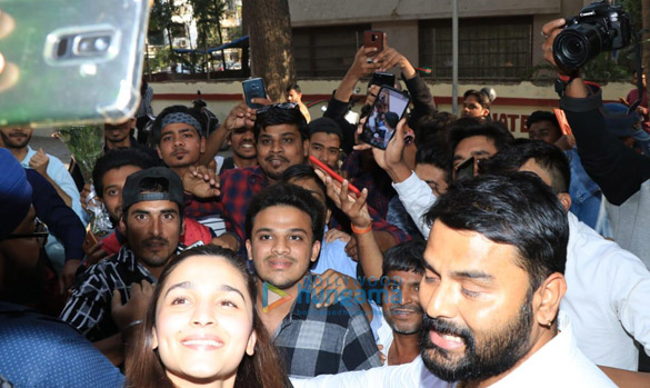 alia bhatt snapped during her birthday celebrations 5